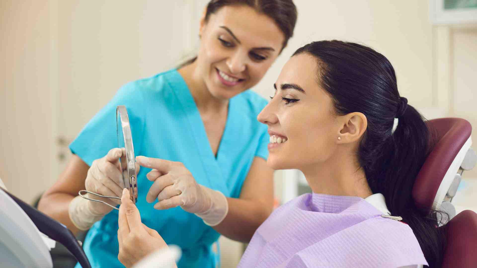 Confort et précision : des outils qui aident à la fois le patient et le dentiste