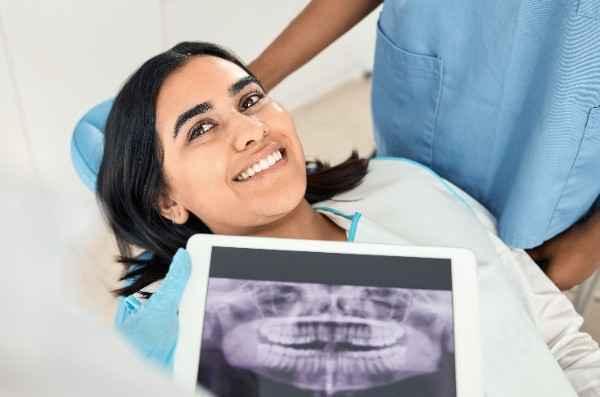 emergency dentist in Manchester
